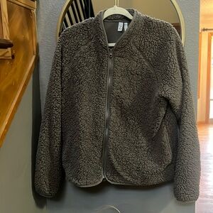 Cute Zella fleece only worn a couple of times size large